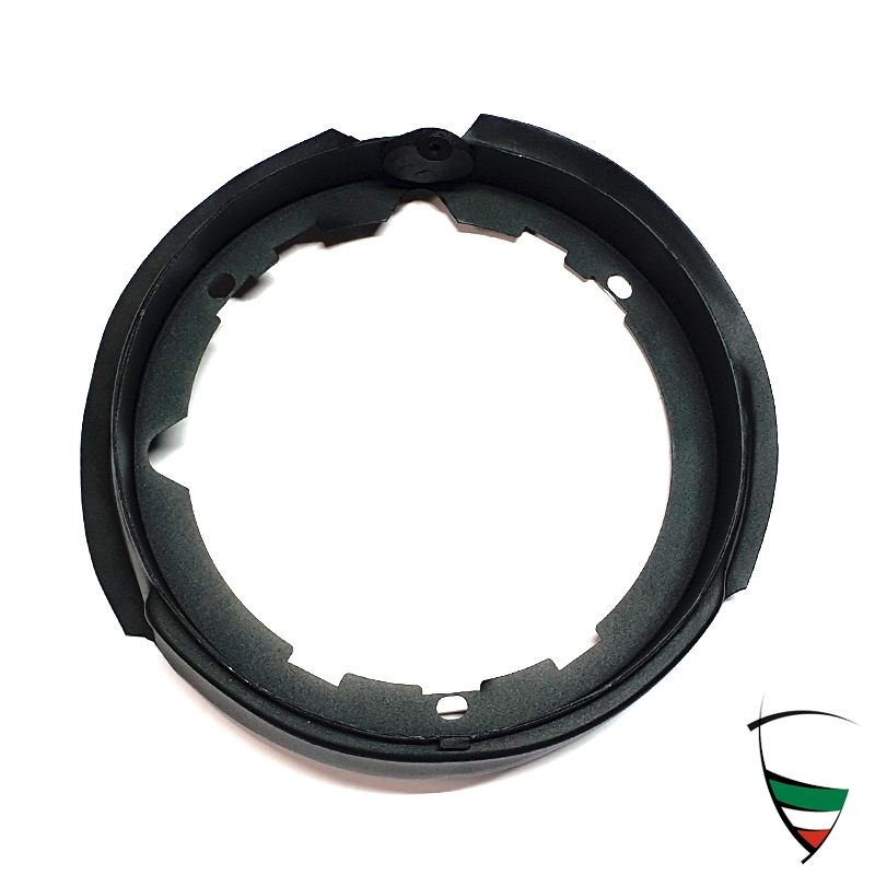 Scheinwerferaufnahme GT BERTONE Kantenhaube, rechts